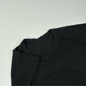 Lululemon WMNS SZ 8 Black Short Sleeve Swiftly Athletic Workout Tshirt